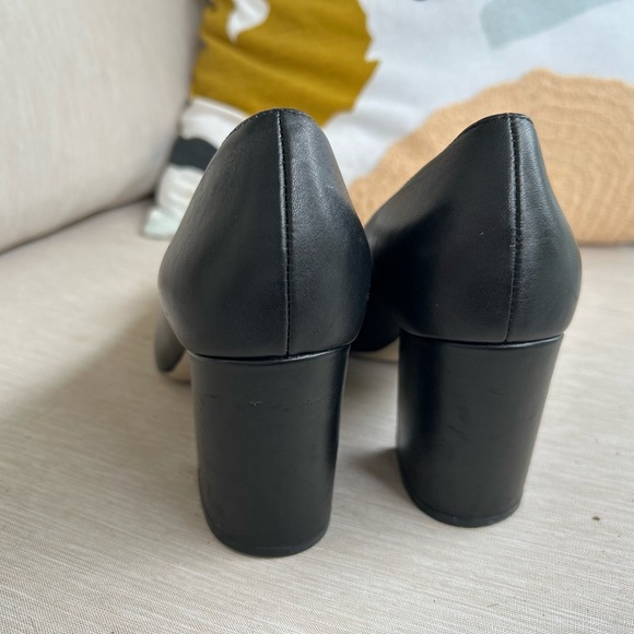 Kate Spade Black Leather Pumps Size 7 - Picture 5 of 10